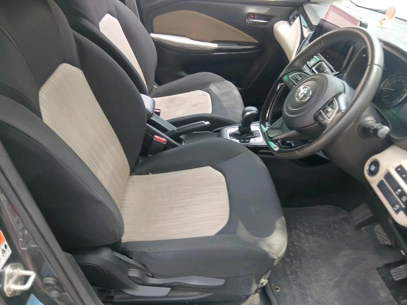 2024 Toyota Glanza V AMT, Petrol, Automatic, 11,354 km, interior