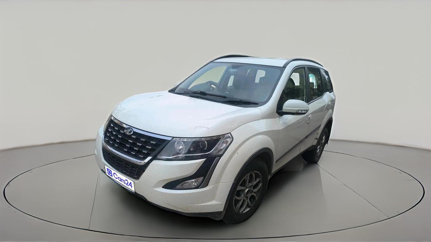 2018 Mahindra XUV500 W7, Diesel, Manual, 1,18,939 km, exterior
