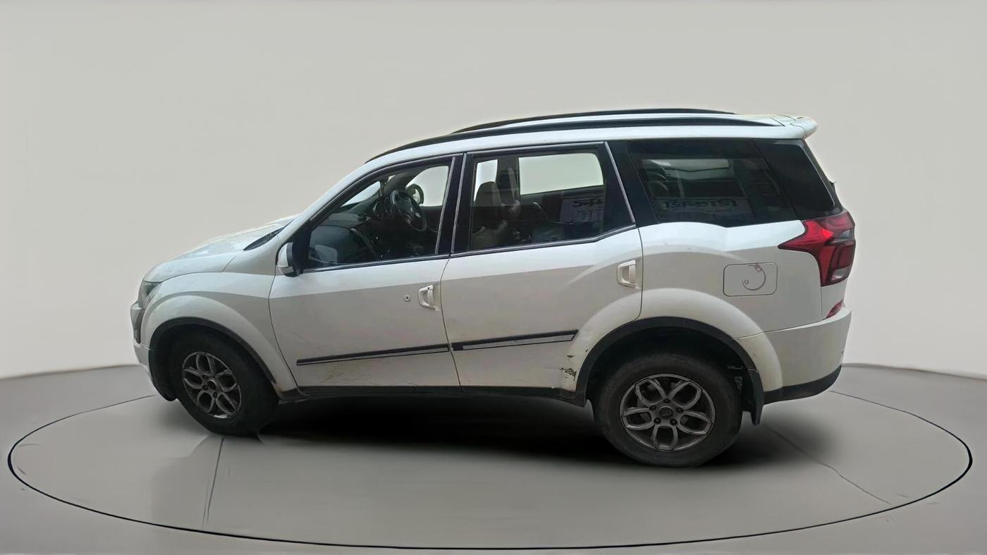 2018 Mahindra XUV500 W7, Diesel, Manual, 1,18,939 km, exterior