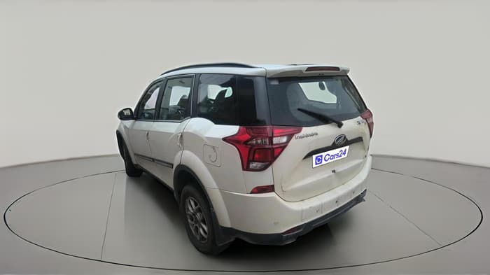 2018 Mahindra XUV500 W7, Diesel, Manual, 1,18,939 km, exterior