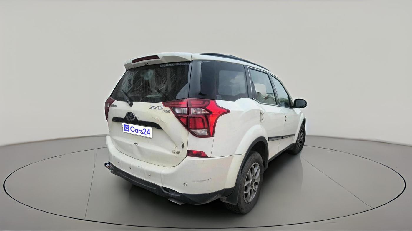 2018 Mahindra XUV500 W7, Diesel, Manual, 1,18,939 km, exterior