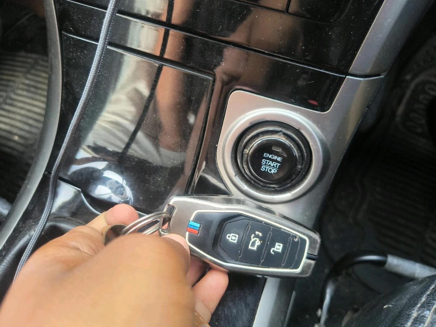 2018 Mahindra XUV500 W7, Diesel, Manual, 1,18,939 km, interior