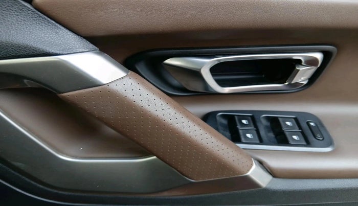 2019 Tata Harrier XZ 2.0L, Diesel, Manual, 69,105 km, interior