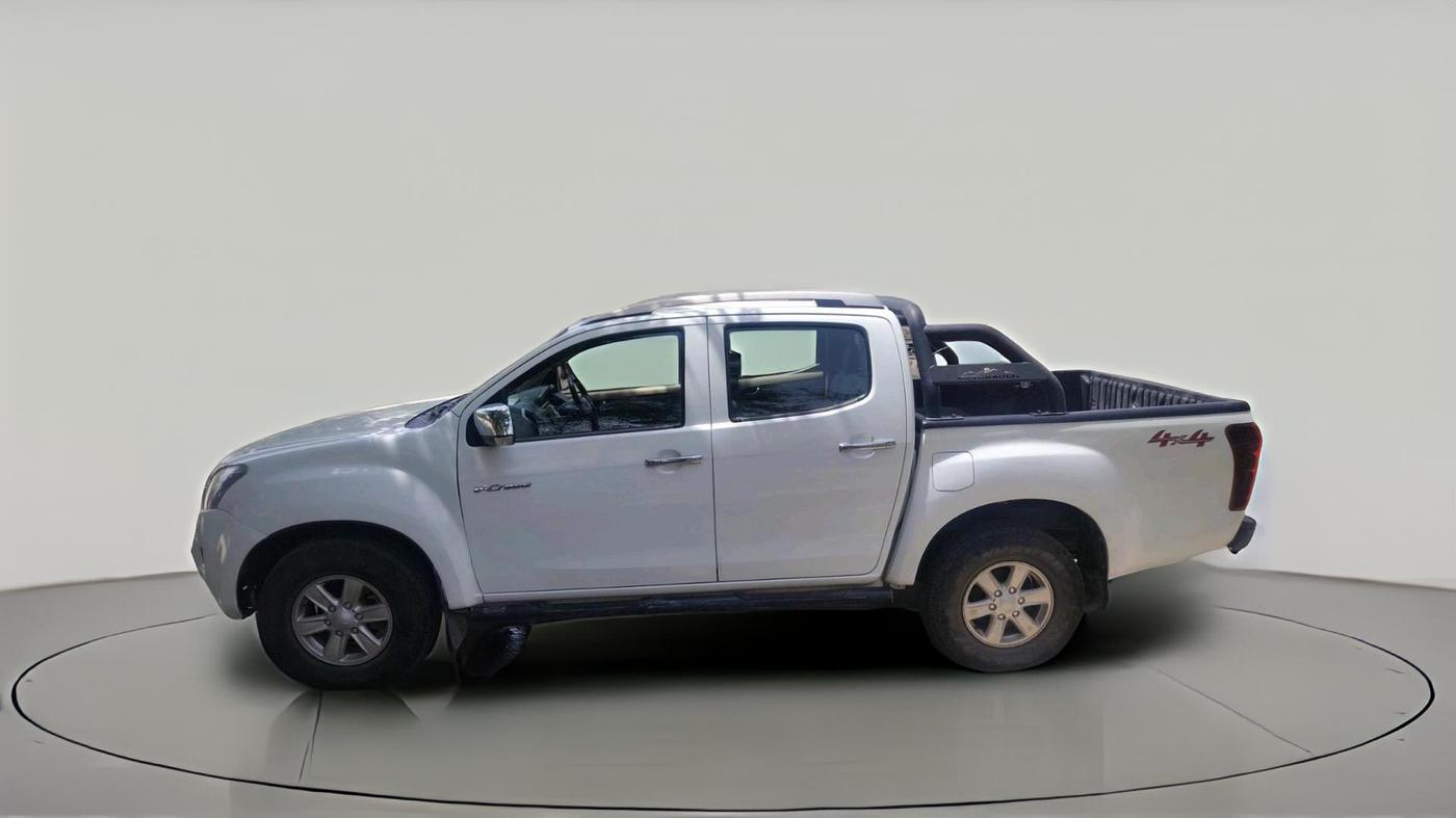 2017 ISUZU D-Max V Cross 4*4 MT, Diesel, Manual, 2,16,961 km, exterior