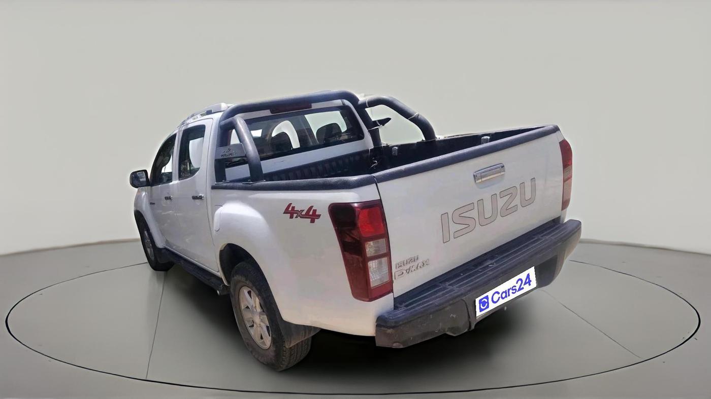 2017 ISUZU D-Max V Cross 4*4 MT, Diesel, Manual, 2,16,961 km, exterior