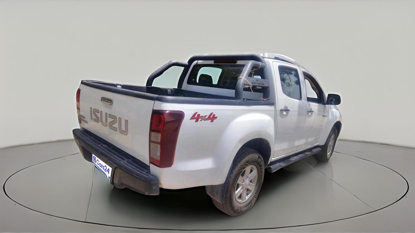 2017 ISUZU D-Max V Cross 4*4 MT, Diesel, Manual, 2,16,961 km, exterior
