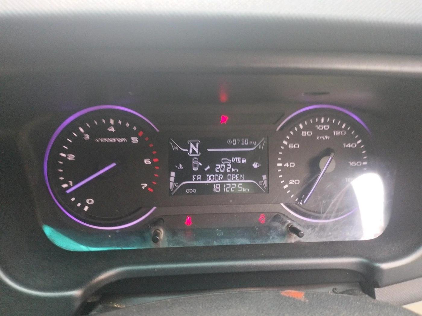 2018 Mahindra MARAZZO M2 8 STR, Diesel, Manual, 1,81,225 km, interior