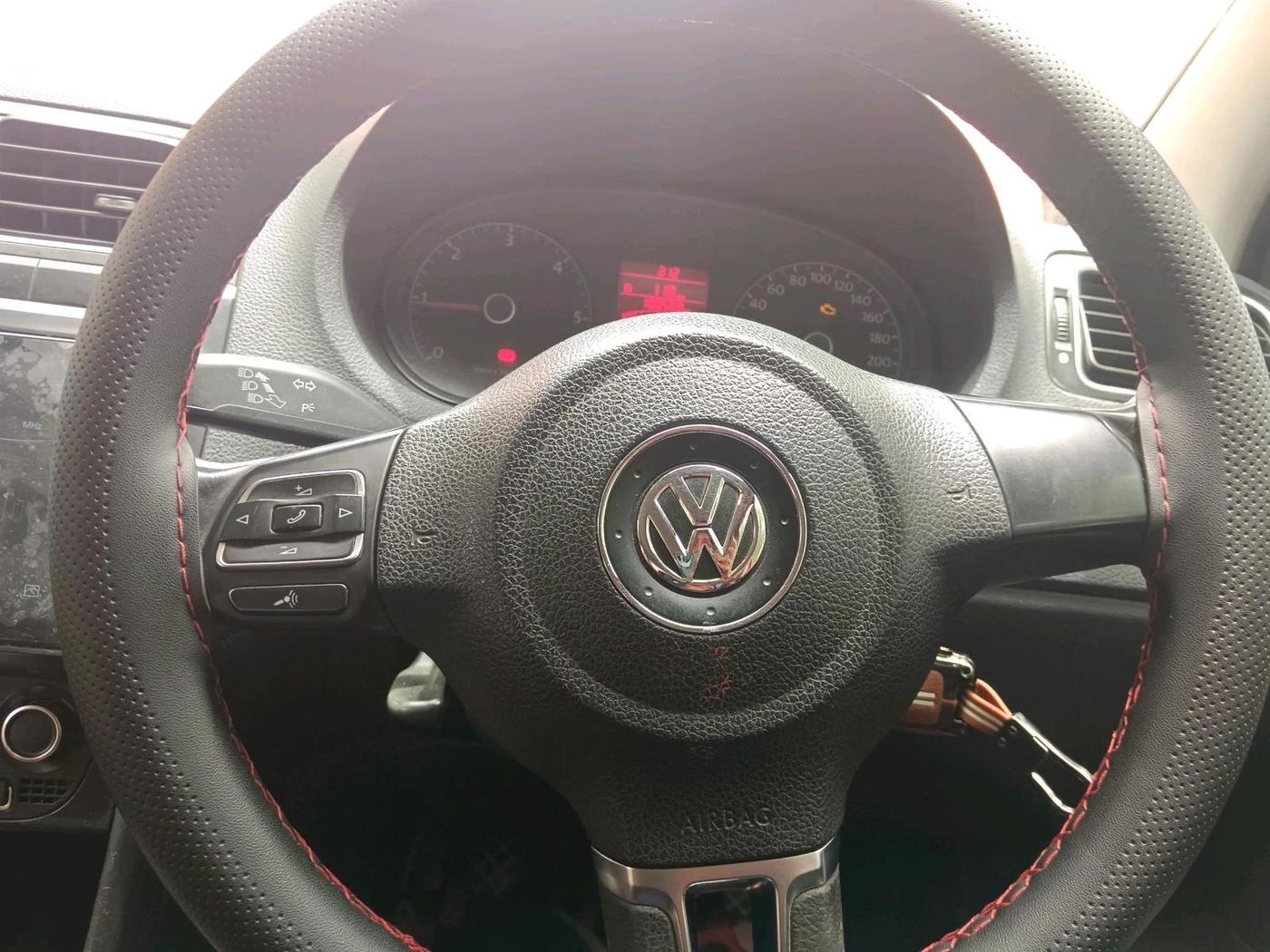 2014 Volkswagen Cross Polo HIGHLINE TDI, Diesel, Manual, 1,00,581 km, interior