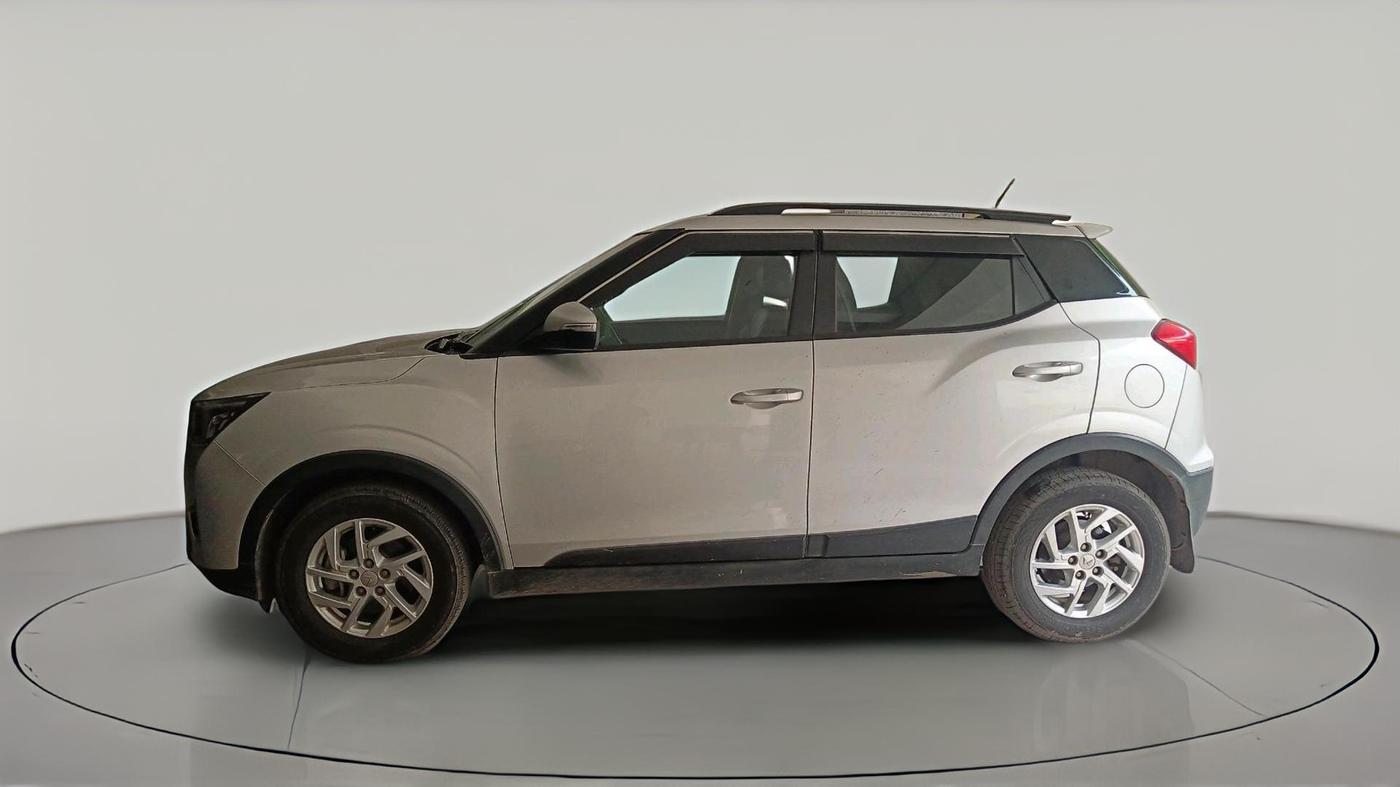 2023 Mahindra XUV300 W8 1.5 DIESEL, Diesel, Manual, 61,432 km, exterior