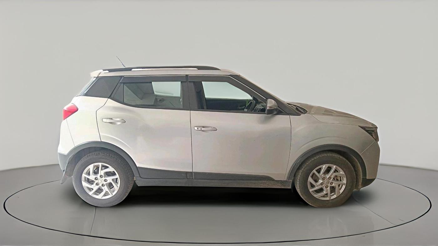 2023 Mahindra XUV300 W8 1.5 DIESEL, Diesel, Manual, 61,432 km, exterior