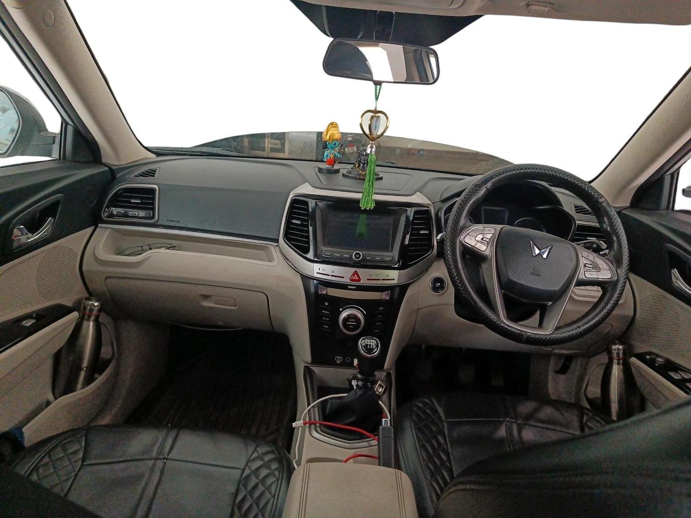 2023 Mahindra XUV300 W8 1.5 DIESEL, Diesel, Manual, 61,432 km, interior