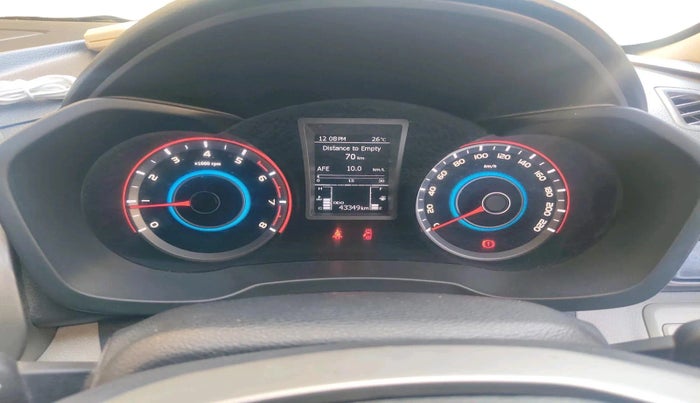 2019 Mahindra XUV300 W8 1.2 PETROL, Petrol, Manual, 43,349 km, interior