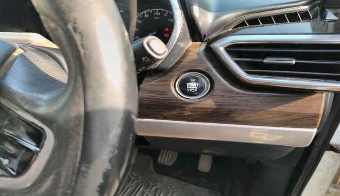 2019 Tata Harrier XZ 2.0L, Diesel, Manual, 1,93,872 km, interior