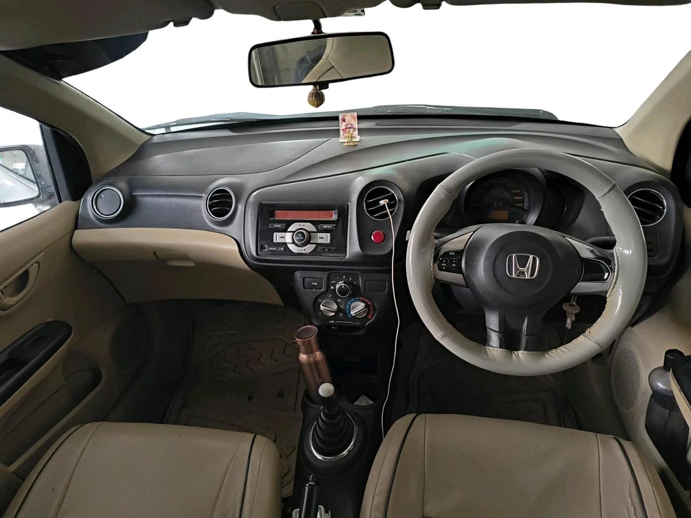 2014 Honda Amaze 1.2L I-VTEC S, Petrol, Manual, 1,04,482 km, interior