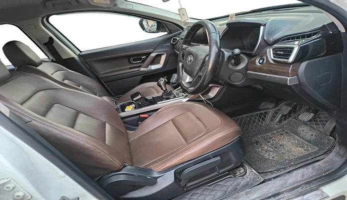 2019 Tata Harrier XZ 2.0L, Diesel, Manual, 90,386 km, interior