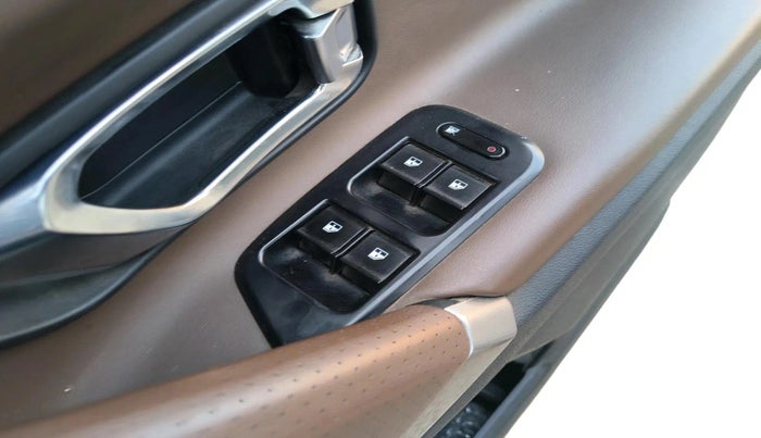 2019 Tata Harrier XZ 2.0L, Diesel, Manual, 90,386 km, interior