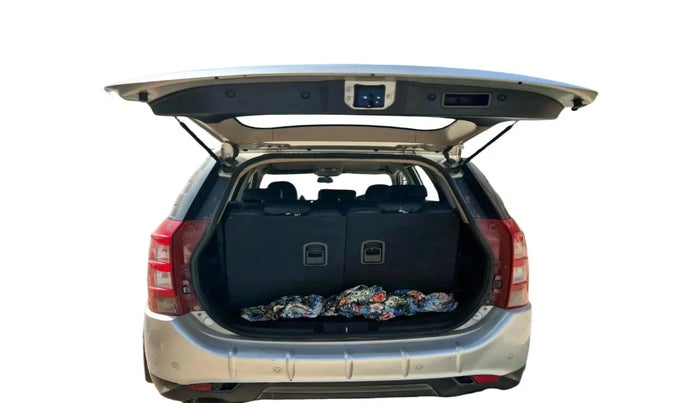 2014 Mahindra XUV500 W8, Diesel, Manual, 1,19,511 km, exterior