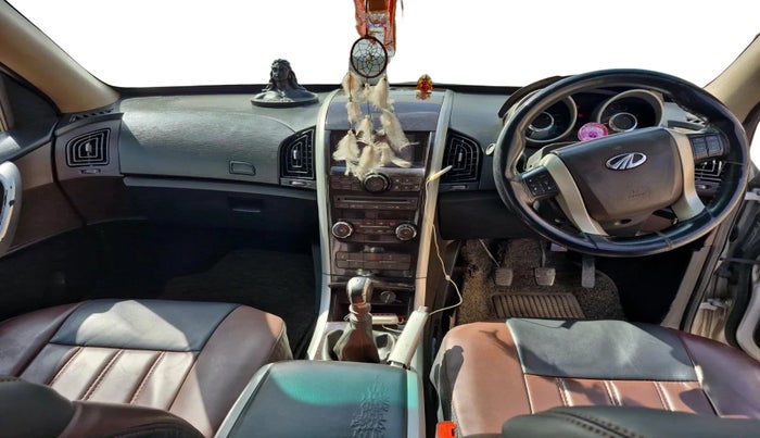 2014 Mahindra XUV500 W8, Diesel, Manual, 1,19,511 km, interior