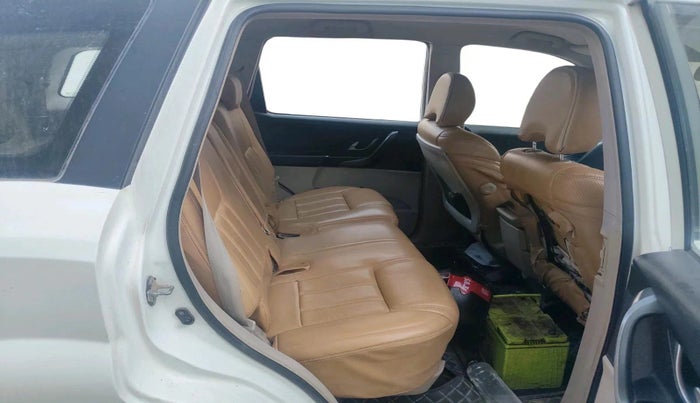 2017 Mahindra XUV500 W6, Diesel, Manual, 1,27,995 km, interior