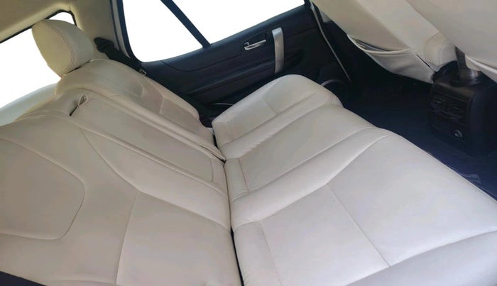 2018 Tata Safari Storme 2.2 EX 4X2, Diesel, Manual, 1,23,347 km, interior