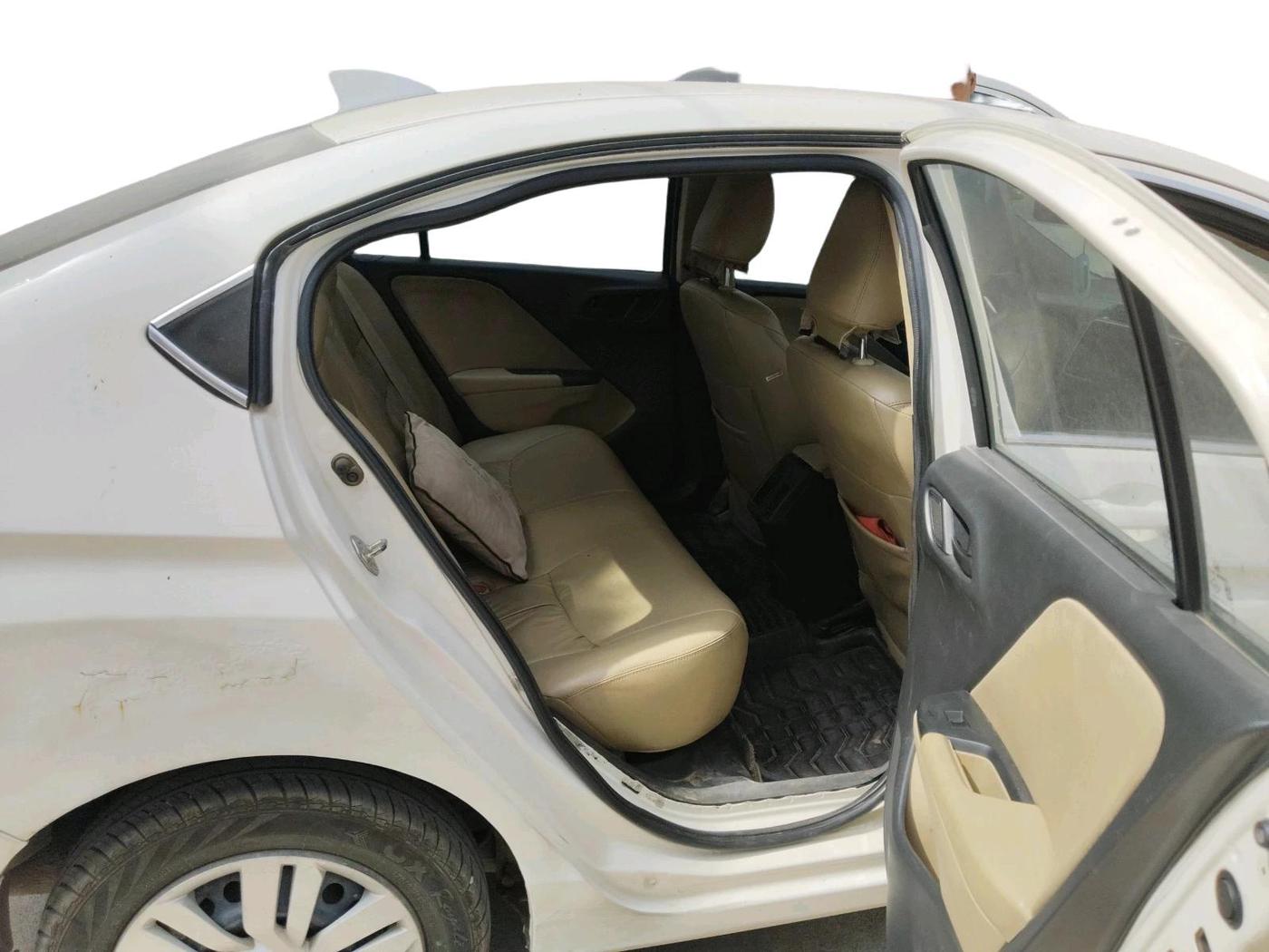 2014 Honda City 1.5L I-VTEC SV, Petrol, Manual, 1,15,372 km, interior