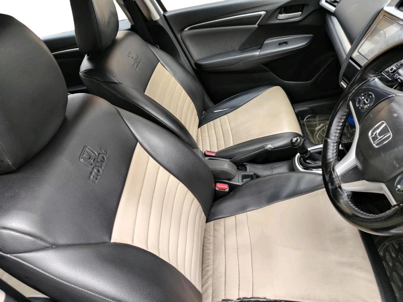 2017 Honda WR-V 1.5L I-DTEC VX MT, Diesel, Manual, 1,20,417 km, interior