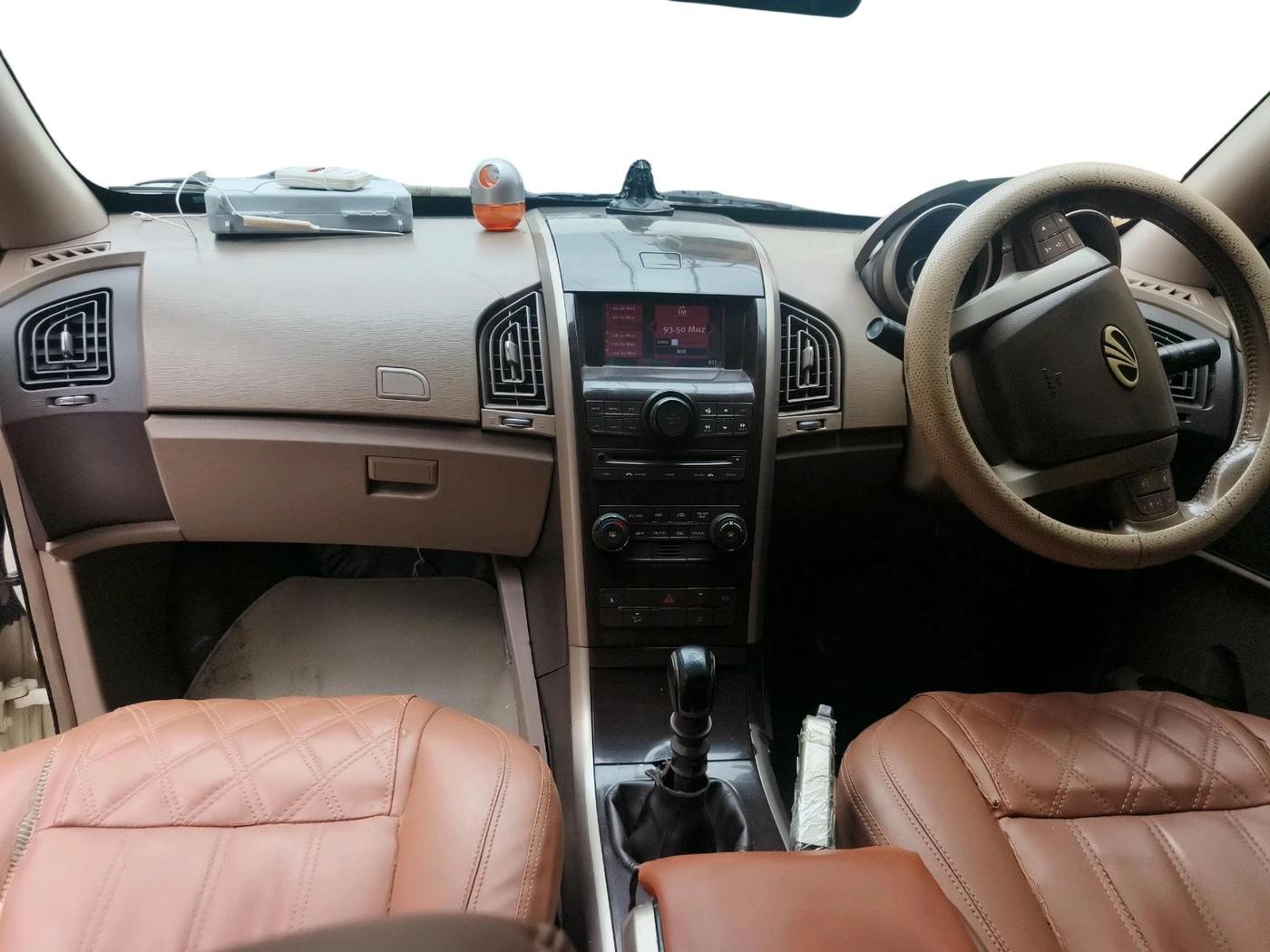 2014 Mahindra XUV500 W8, Diesel, Manual, 1,11,062 km, interior