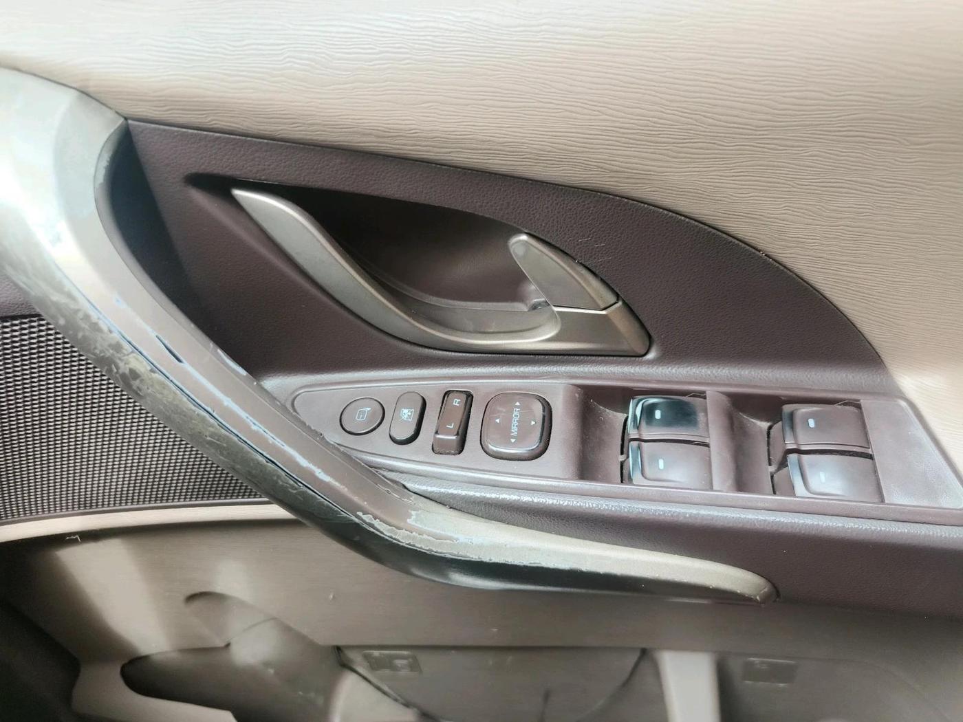 2014 Mahindra XUV500 W8, Diesel, Manual, 1,11,062 km, interior