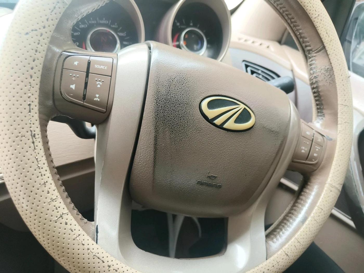 2014 Mahindra XUV500 W8, Diesel, Manual, 1,11,062 km, interior