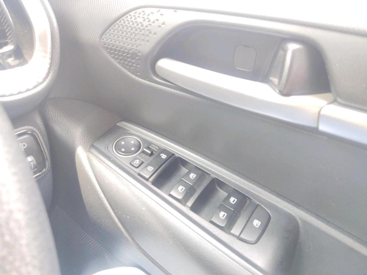 2022 KIA SONET HTK PLUS 1.2, Petrol, Manual, 16,209 km, interior