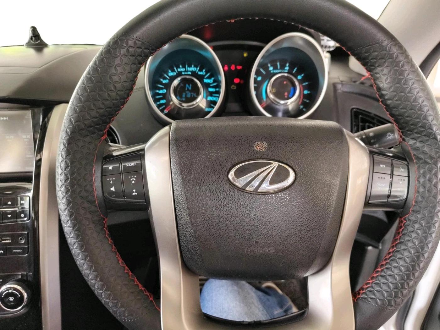 2019 Mahindra XUV500 W11, Diesel, Manual, 81,874 km, interior