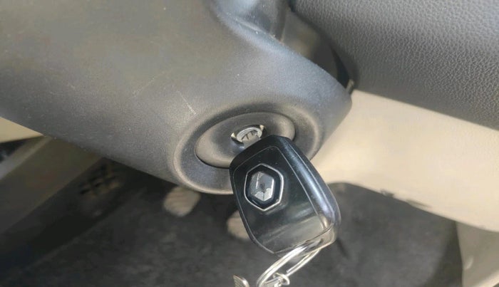 2020 Renault TRIBER RXT, Petrol, Manual, 96,861 km, interior