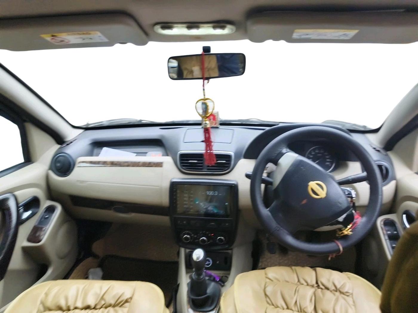 2014 Nissan Terrano XV D THP 110 PS, Diesel, Manual, 1,41,695 km, interior
