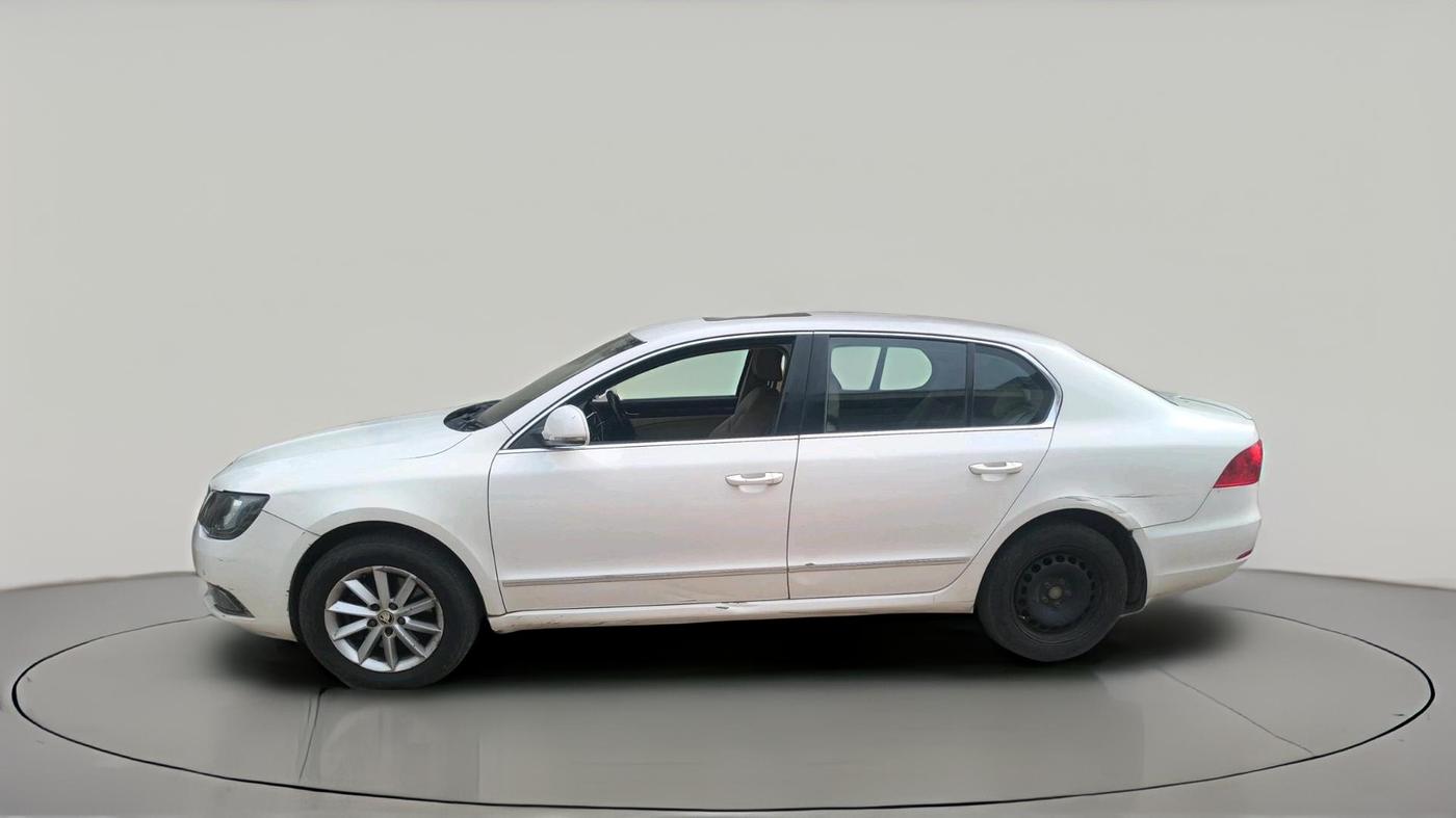 2014 Skoda Superb ELEGANCE 2.0 TDI CR AT, Diesel, Automatic, 71,602 km, exterior