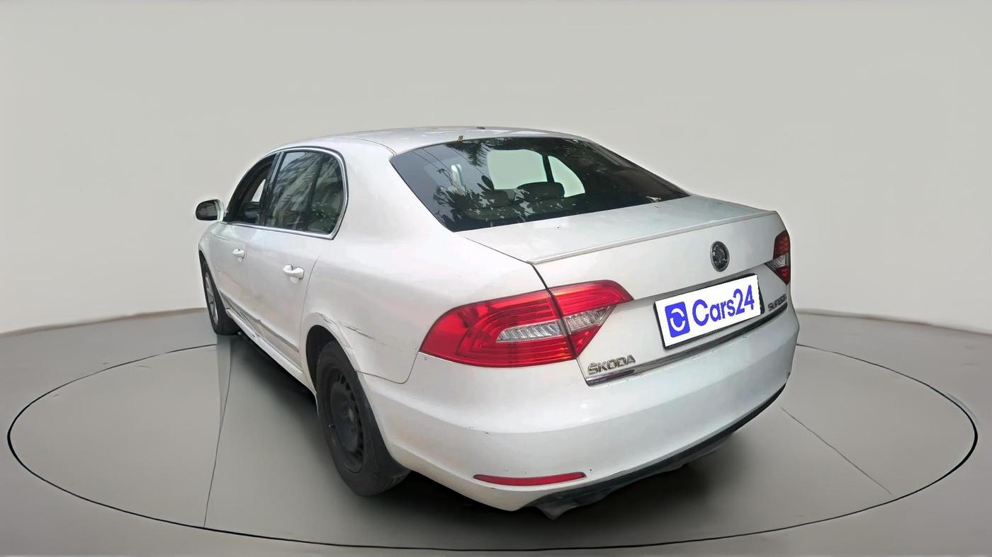 2014 Skoda Superb ELEGANCE 2.0 TDI CR AT, Diesel, Automatic, 71,602 km, exterior