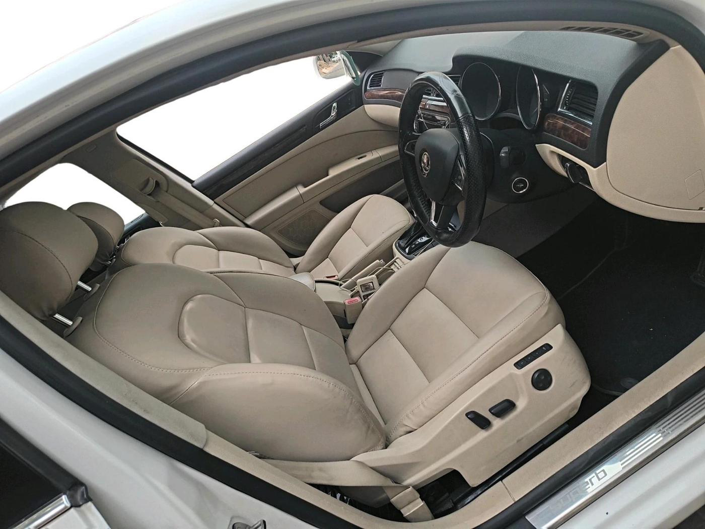 2014 Skoda Superb ELEGANCE 2.0 TDI CR AT, Diesel, Automatic, 71,602 km, interior