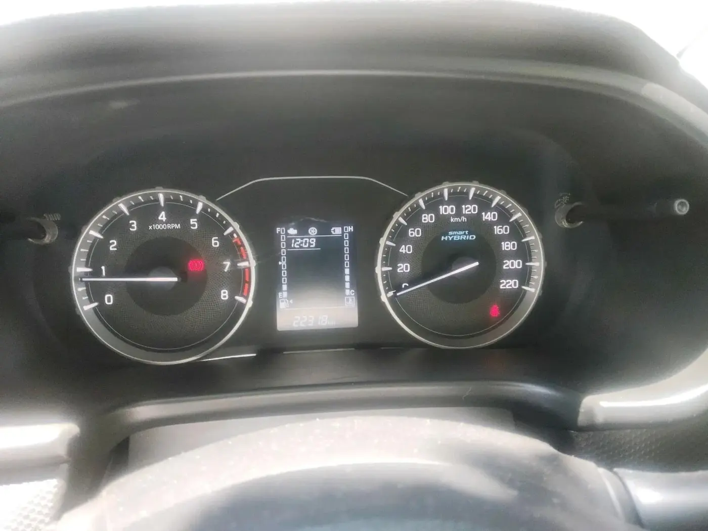 2023 Maruti BREZZA LXI SMART HYBRID, Petrol, Manual, 22,318 km, interior