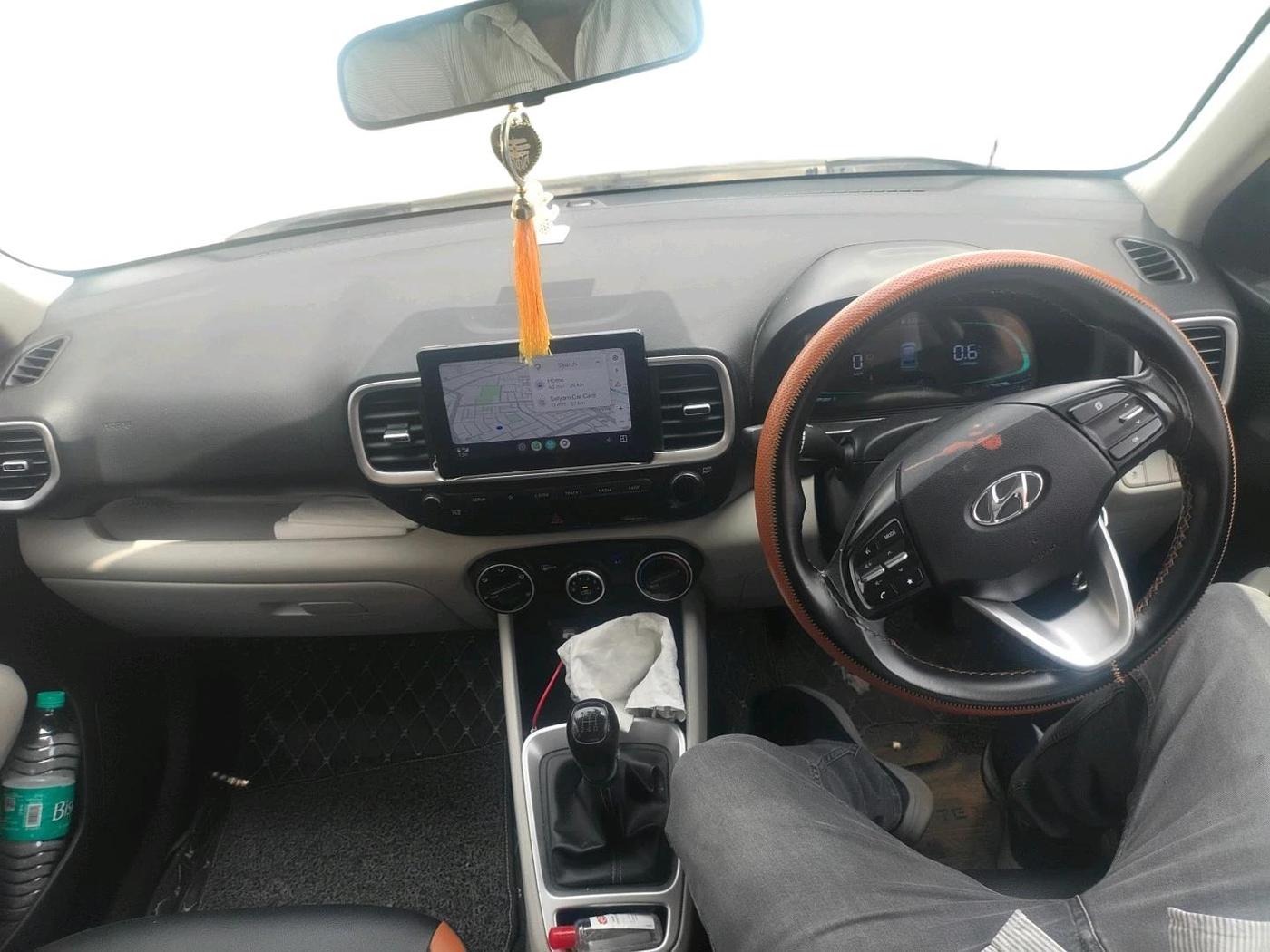 2024 Hyundai VENUE S 1.2, Petrol, Manual, 62,707 km, interior