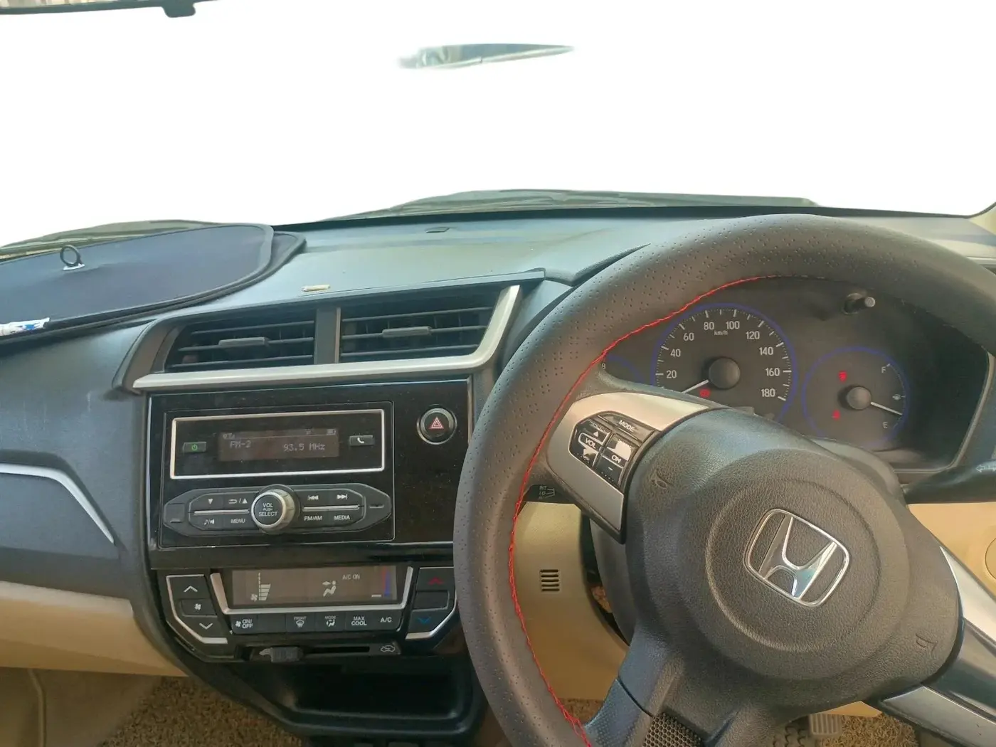 2016 Honda Amaze 1.2L I-VTEC S, Petrol, Manual, 1,06,024 km, interior