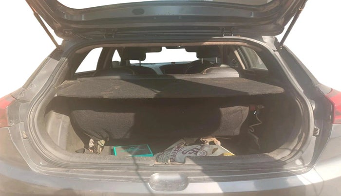 2016 Hyundai Elite i20 MAGNA 1.2, CNG, Manual, 79,574 km, exterior