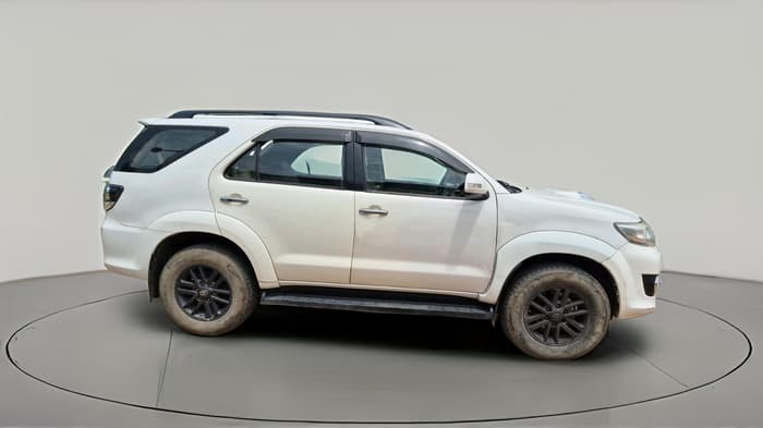 2014 Toyota Fortuner 3.0 4X2 AT, Diesel, Automatic, 1,27,534 km, exterior