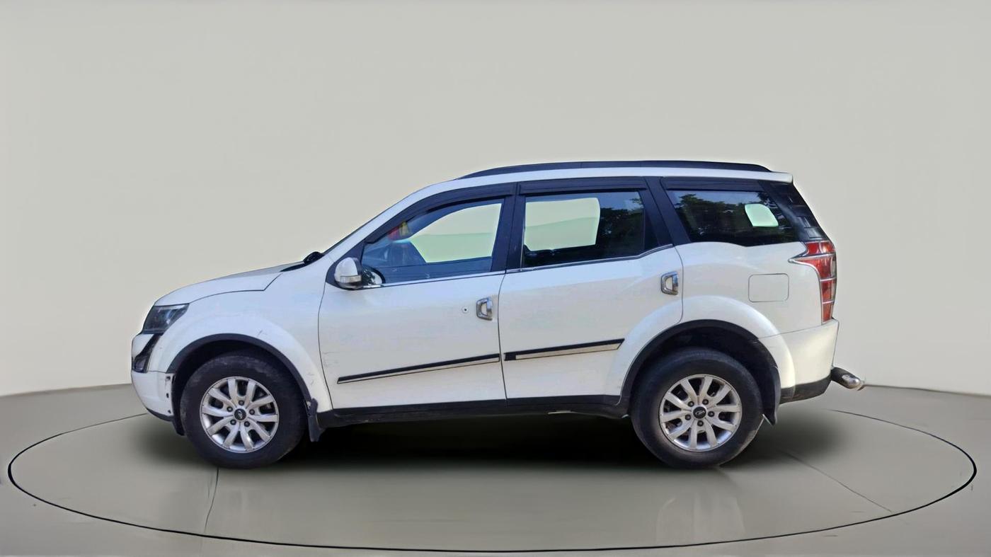 2017 Mahindra XUV500 W10, Diesel, Manual, 1,22,768 km, exterior