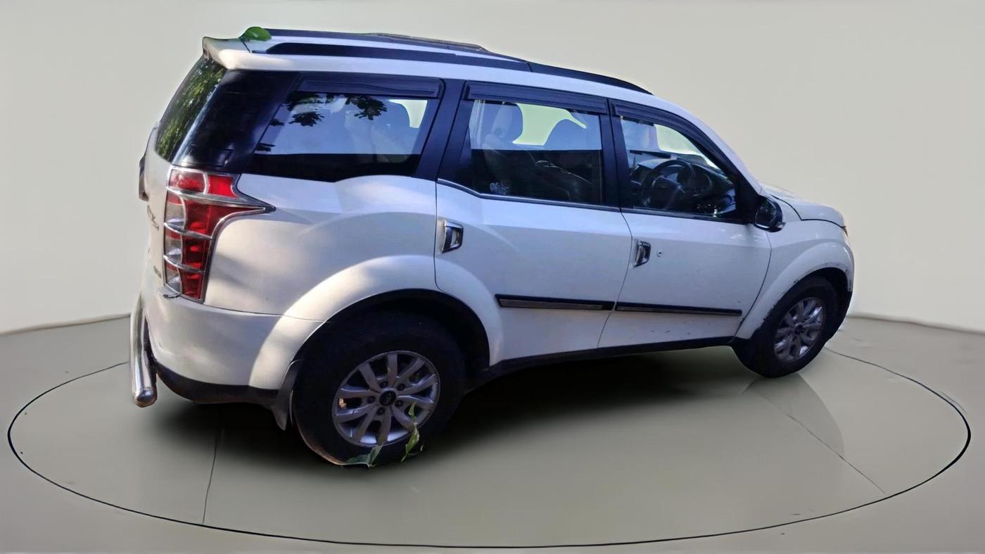 2017 Mahindra XUV500 W10, Diesel, Manual, 1,22,768 km, exterior