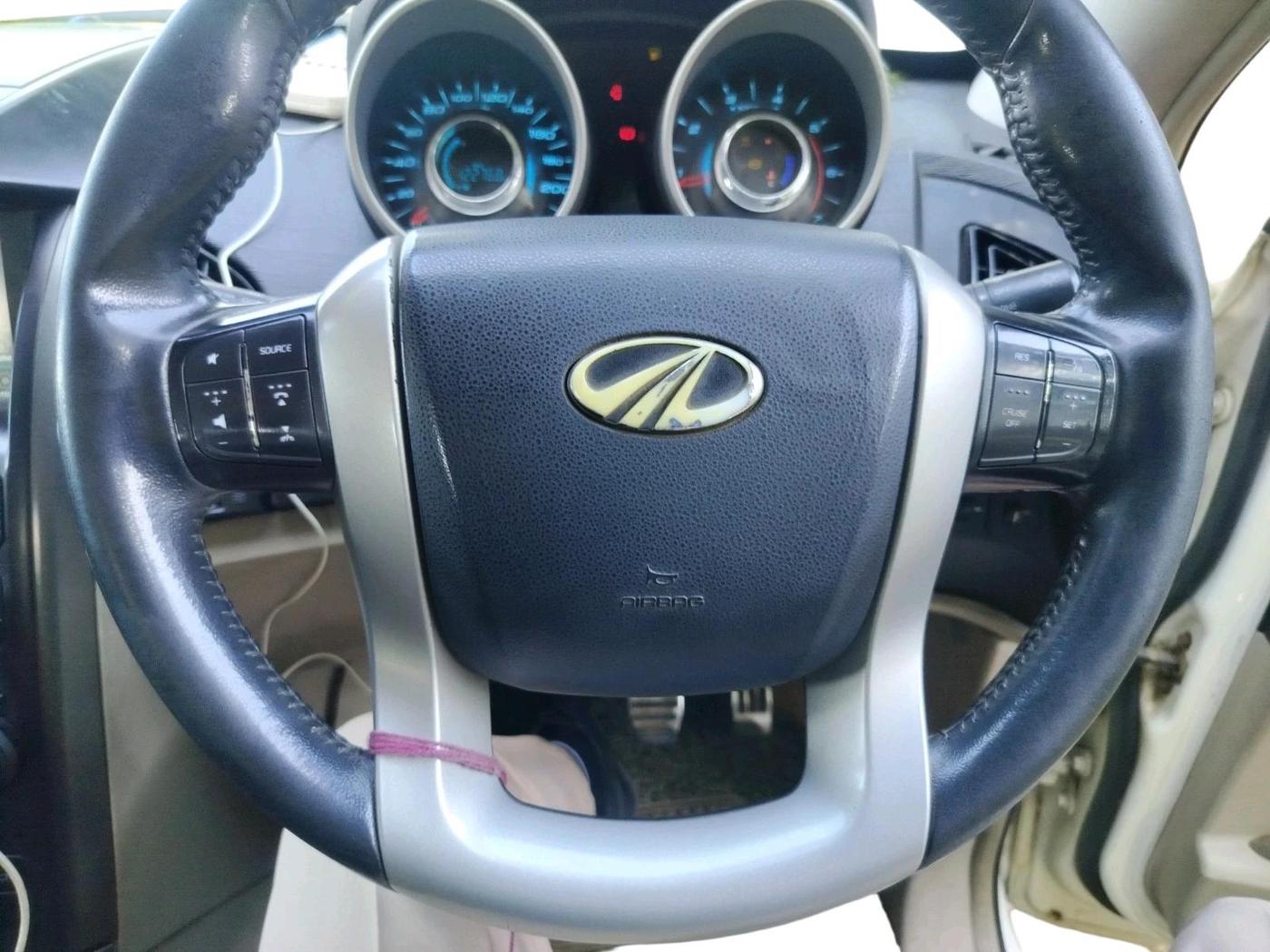 2017 Mahindra XUV500 W10, Diesel, Manual, 1,22,768 km, interior