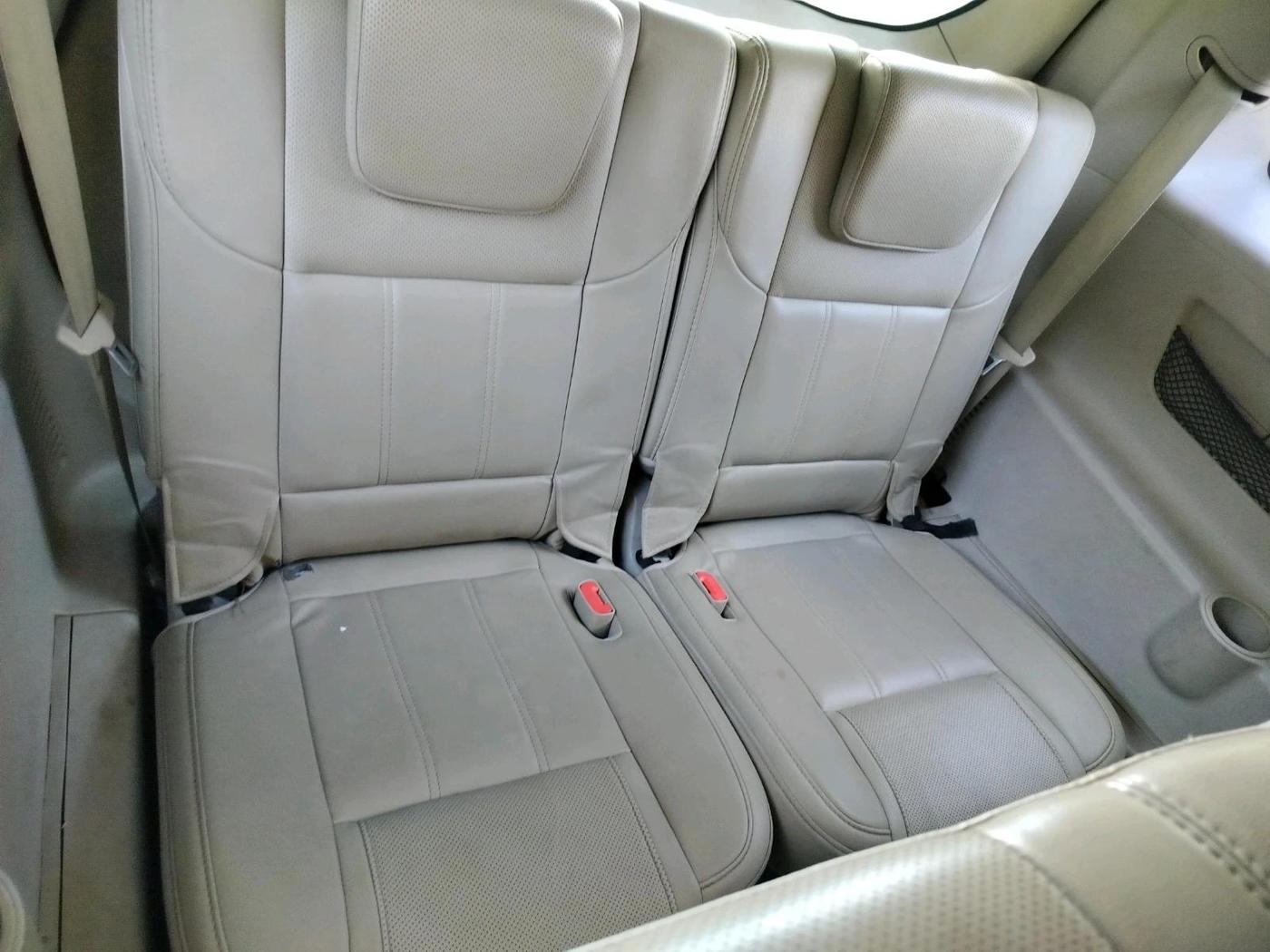 2017 Mahindra XUV500 W10, Diesel, Manual, 1,22,768 km, interior