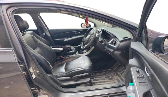 2015 Maruti S Cross ALPHA 1.3, Diesel, Manual, 2,53,808 km, interior