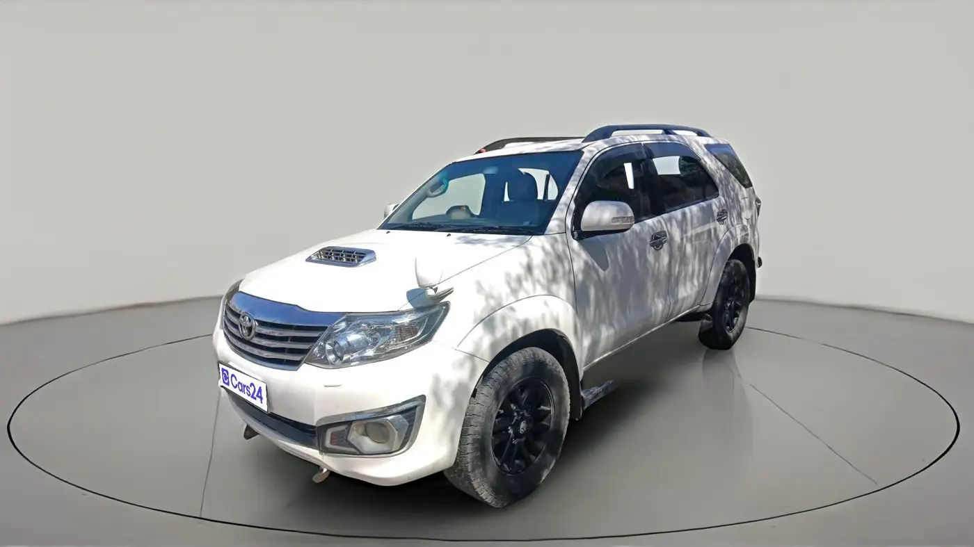 2012 Toyota Fortuner 3.0 4X4 MT, Diesel, Manual, 1,24,774 km, exterior