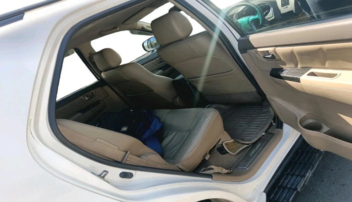 2012 Toyota Fortuner 3.0 4X4 MT, Diesel, Manual, 1,24,774 km, interior