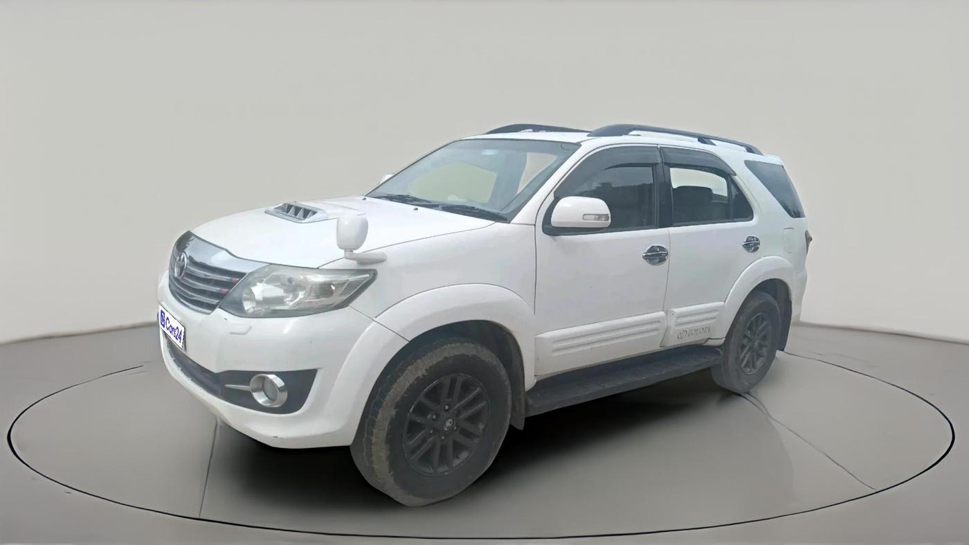2013 Toyota Fortuner 3.0 4X2 MT, Diesel, Manual, 1,96,946 km, exterior