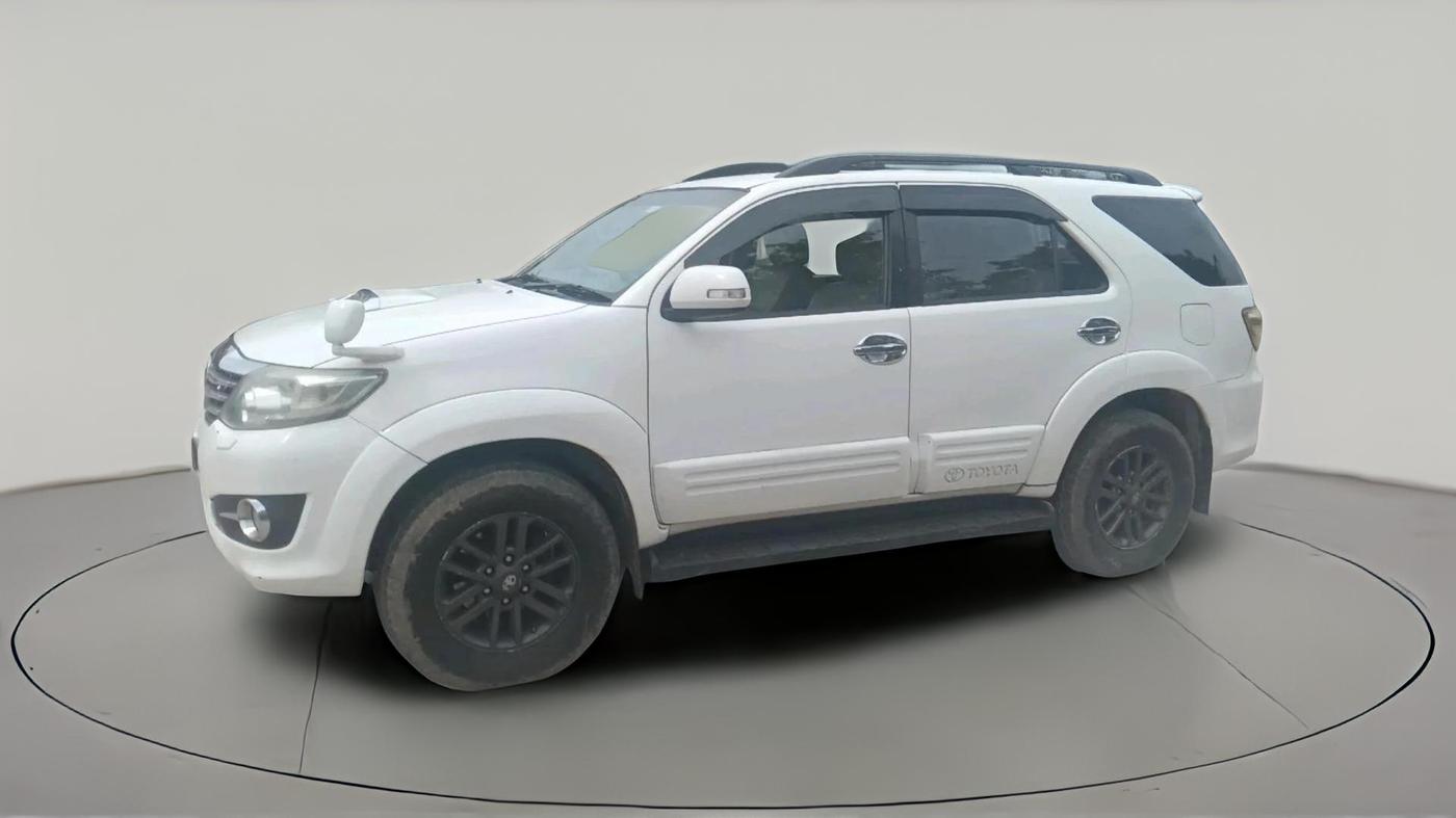 2013 Toyota Fortuner 3.0 4X2 MT, Diesel, Manual, 1,96,946 km, exterior